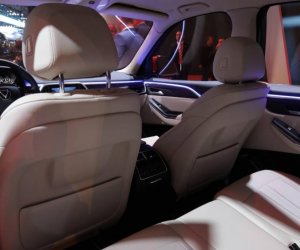 Đánh giá xe VinFast LUX SA2.0: Không gian hàng ghế thứ 2...