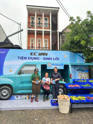 SỰ KIỆN HOẠT NÁO RA MẮT VINFAST EC VAN CÙNG DIỄN VIÊN XUÂN NGHỊ